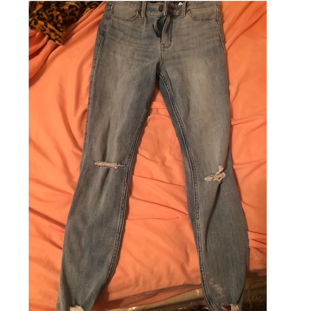 Hollister jeans size 5 short